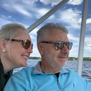 Meet your Poshers, Tammy and Calvin